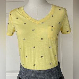 Love Charm Honeybee‎ V-Neck Tee Size Small